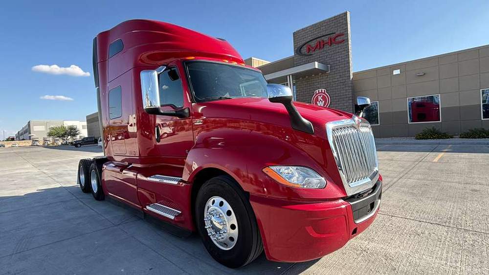 Used 2022 International LT625