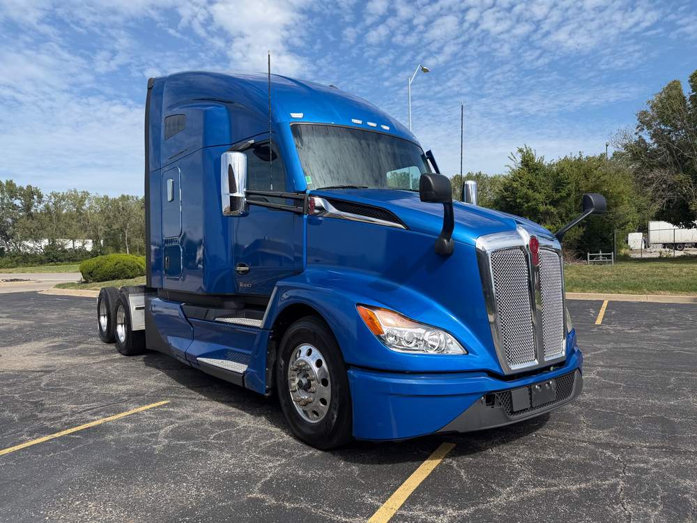 Used 2023 Kenworth T680