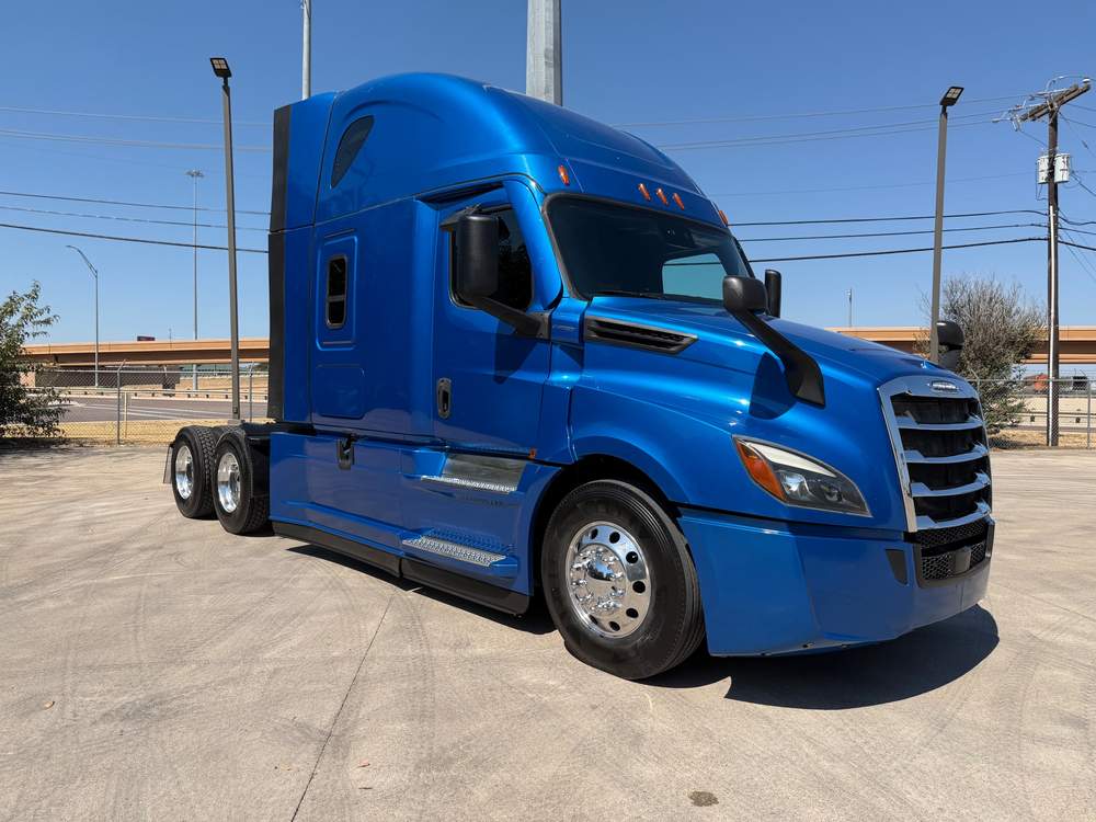 Used 2022 Freightliner PT126064ST