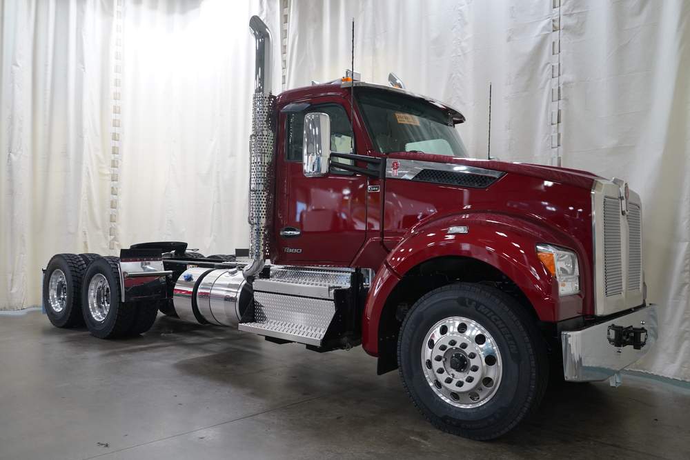 New 2027 Kenworth T880S PH
