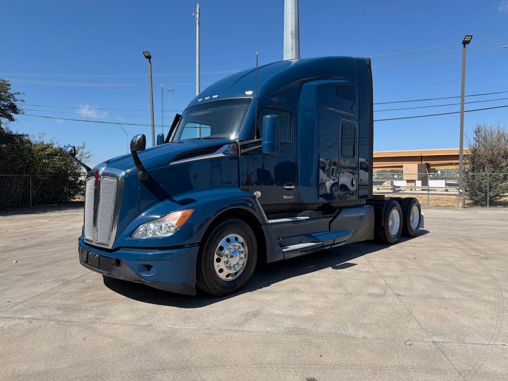 Used 2023 Kenworth T680