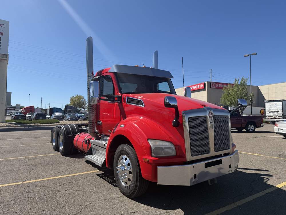 Used 2020 Kenworth T880