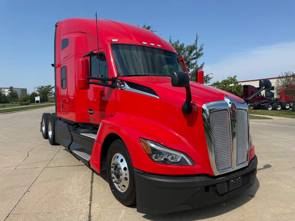 Used 2024 Kenworth T680
