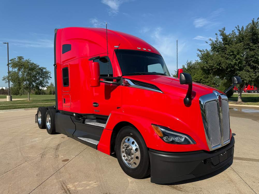 Used 2023 Kenworth T680