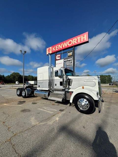New 2027 Kenworth W900L