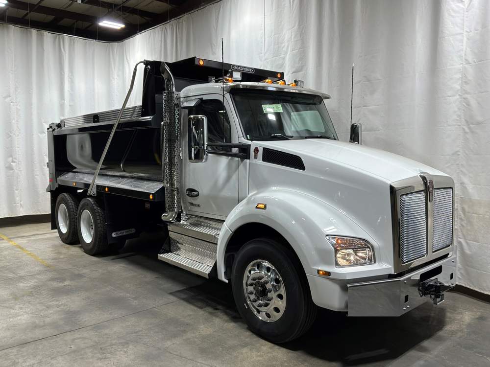 New 2027 Kenworth T880