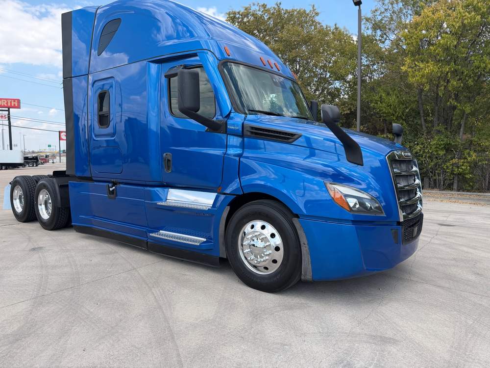 Used 2022 Freightliner PT126064ST