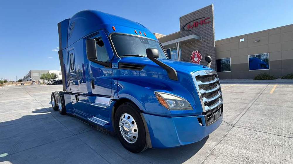 Used 2022 Freightliner PT126064ST
