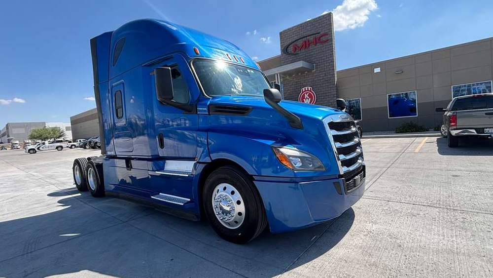 Used 2022 Freightliner PT126064ST