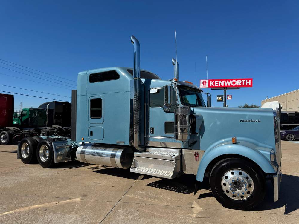 Used 2025 Kenworth W900L