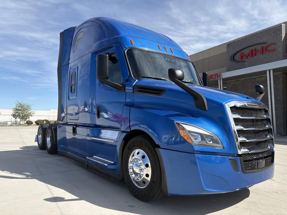Used 2022 Freightliner PT126064ST
