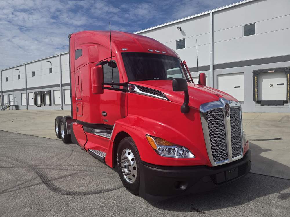 Used 2023 Kenworth T680