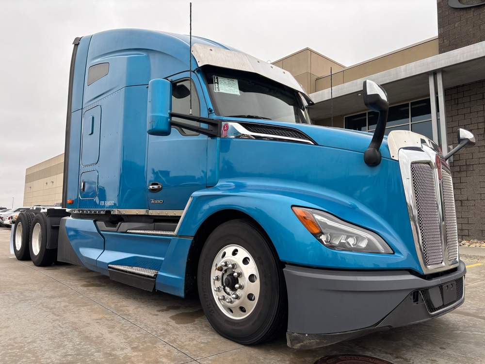 Used 2023 Kenworth T680