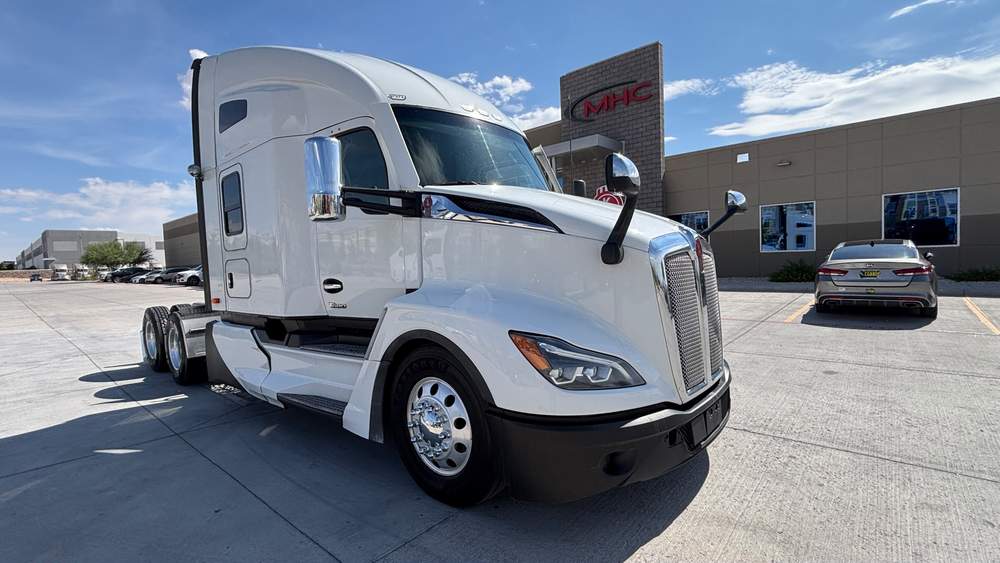 Used 2024 Kenworth T680