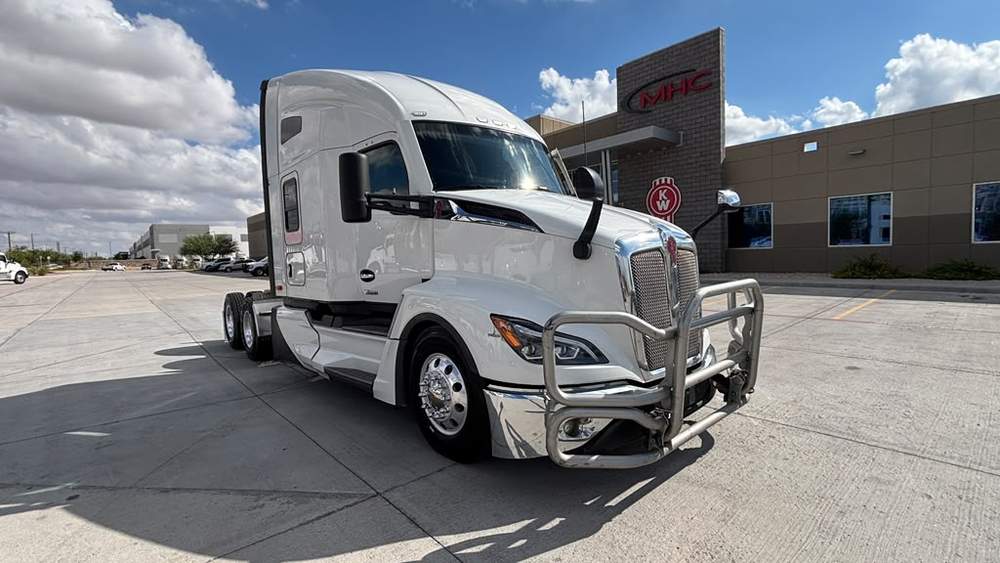 Used 2024 Kenworth T680