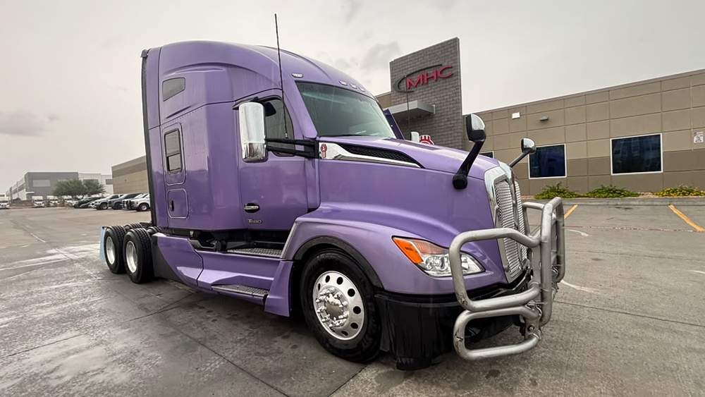 Used 2024 Kenworth T680