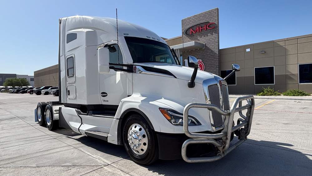 Used 2023 Kenworth T680