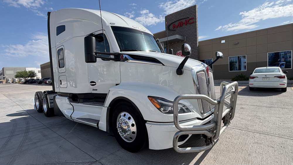 Used 2023 Kenworth T680