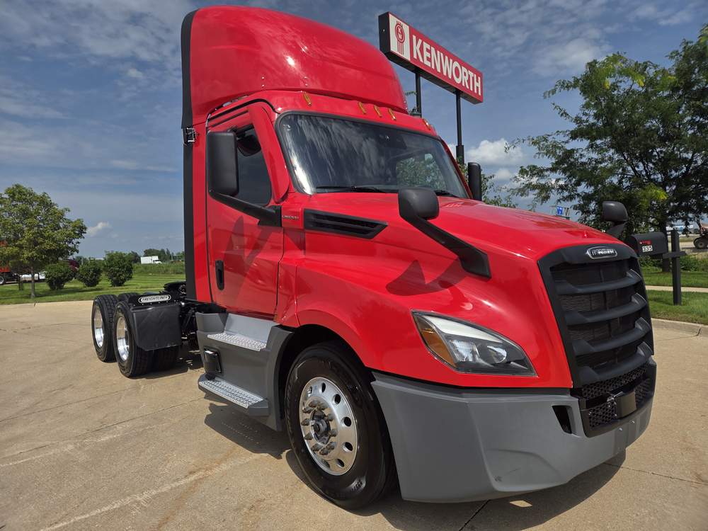 Used 2024 Freightliner PT126064S T