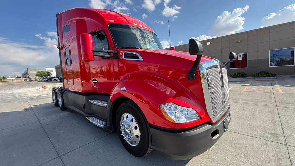 Used 2022 Kenworth T680