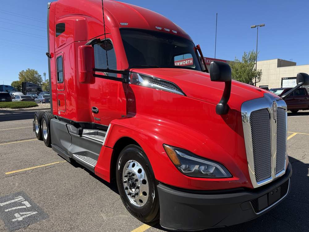 Used 2023 Kenworth T680