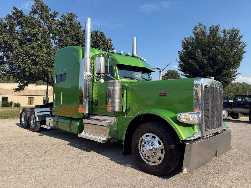 Used 2023 Peterbilt 389