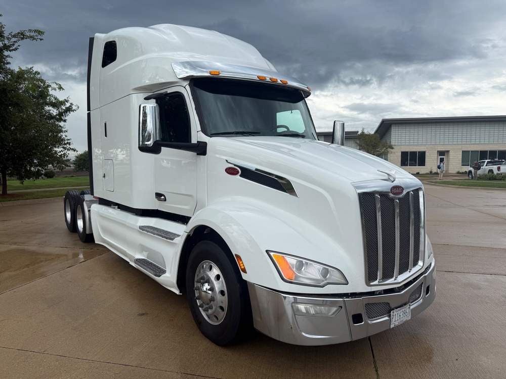 Used 2023 Peterbilt 579