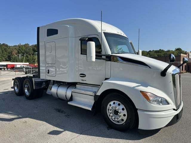 Used 2023 Kenworth T680
