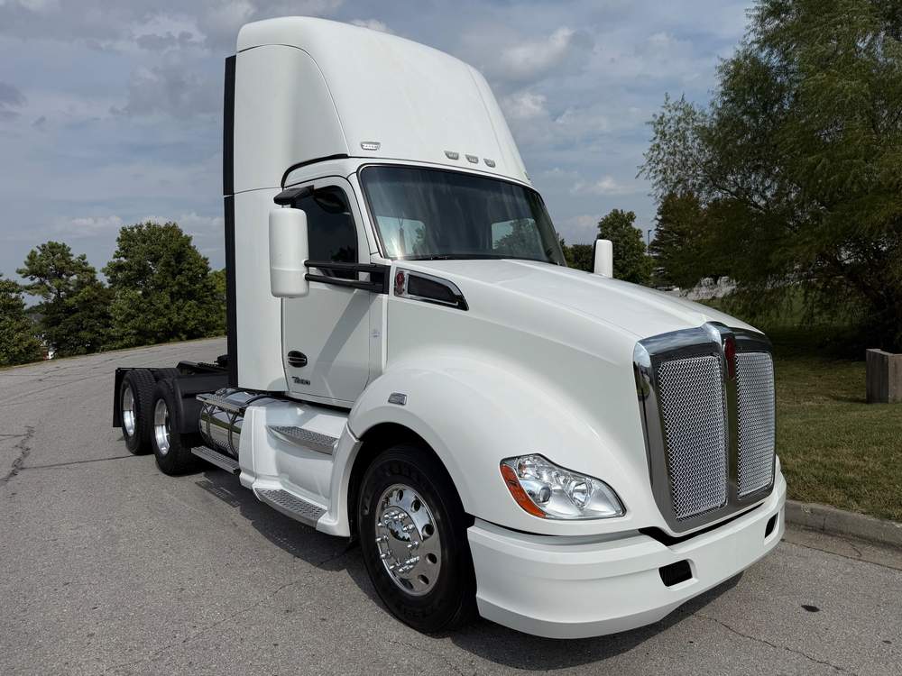 Used 2022 Kenworth T680
