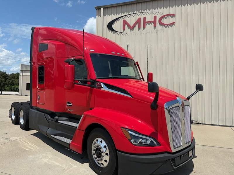 Used 2023 Kenworth T680