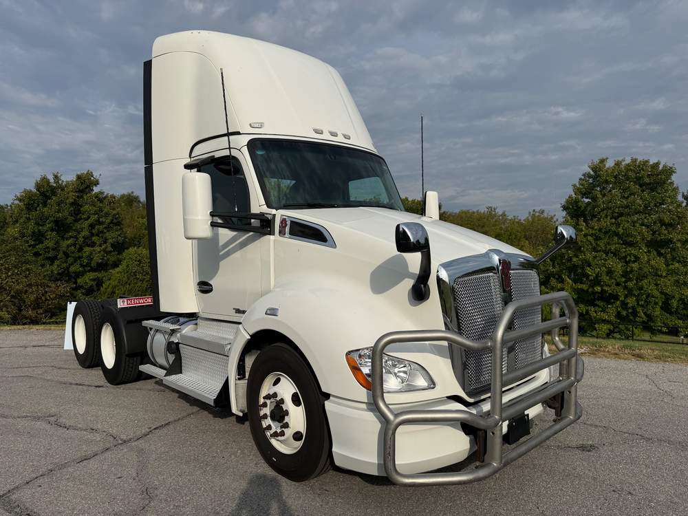 Used 2022 Kenworth T680