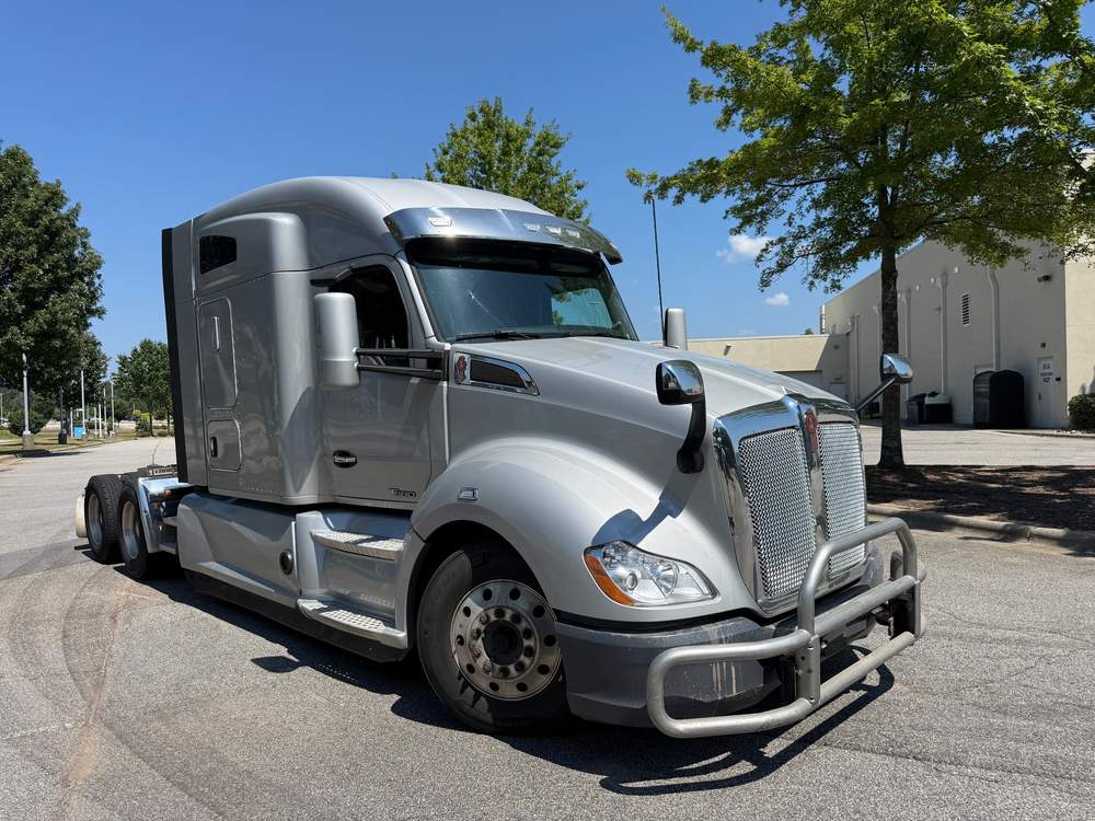 Used 2021 Kenworth T680