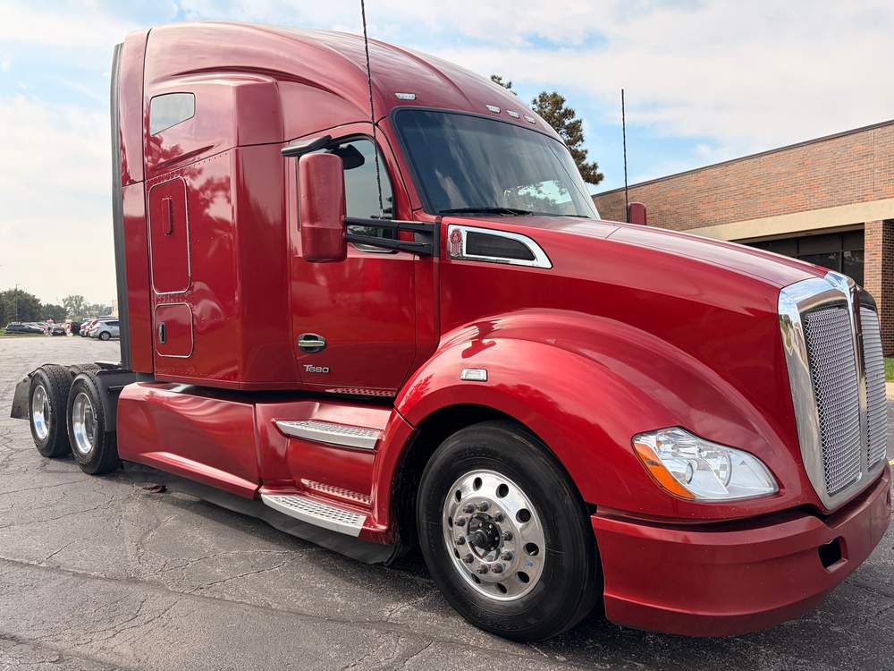 Used 2022 Kenworth T680