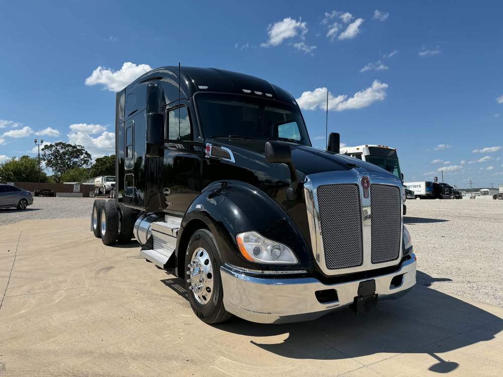 Used 2022 Kenworth T680
