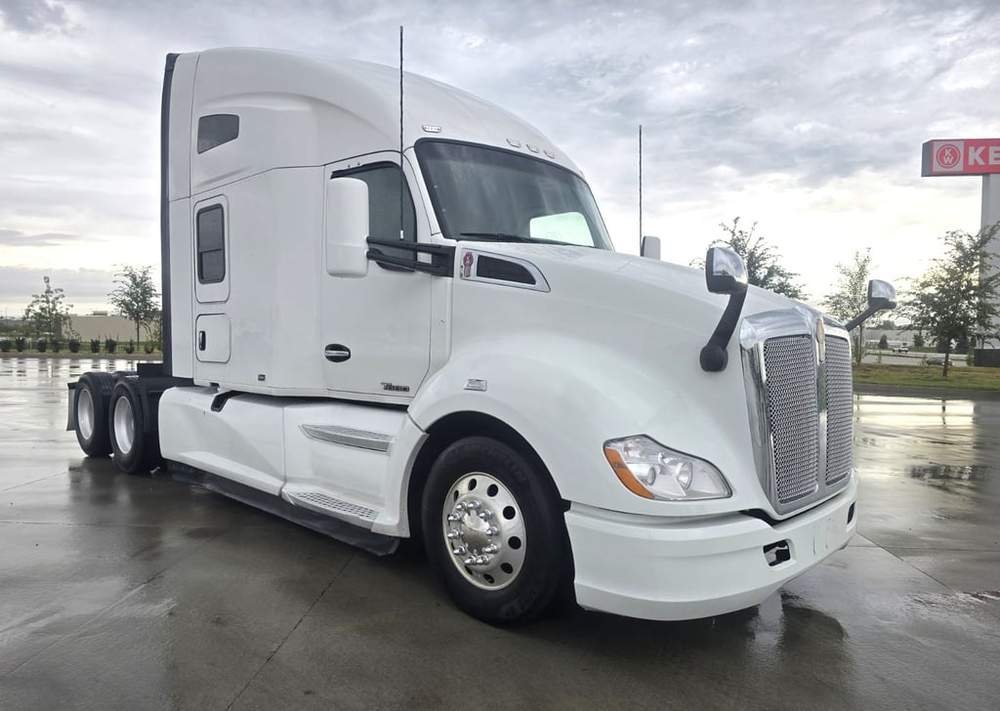 Used 2021 Kenworth T680