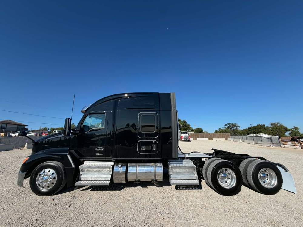 Used 2023 Kenworth T680