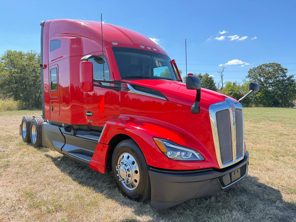 Used 2024 Kenworth T680
