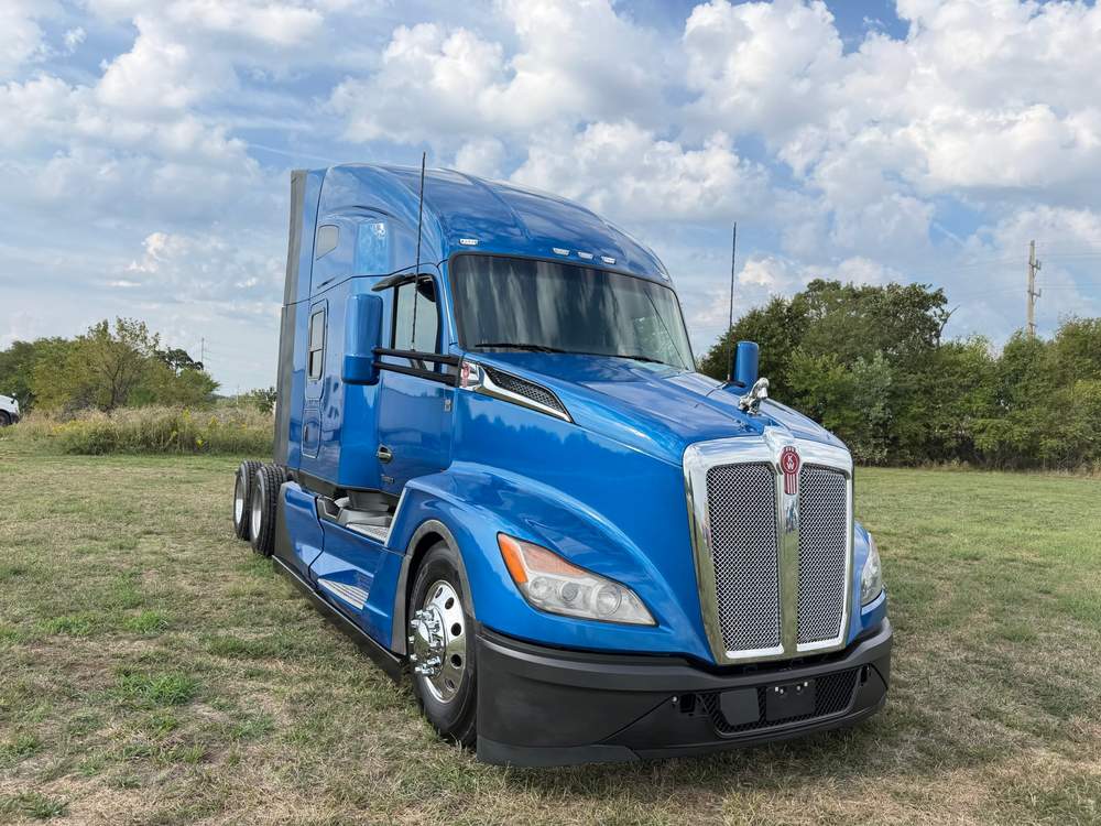 Used 2024 Kenworth T680