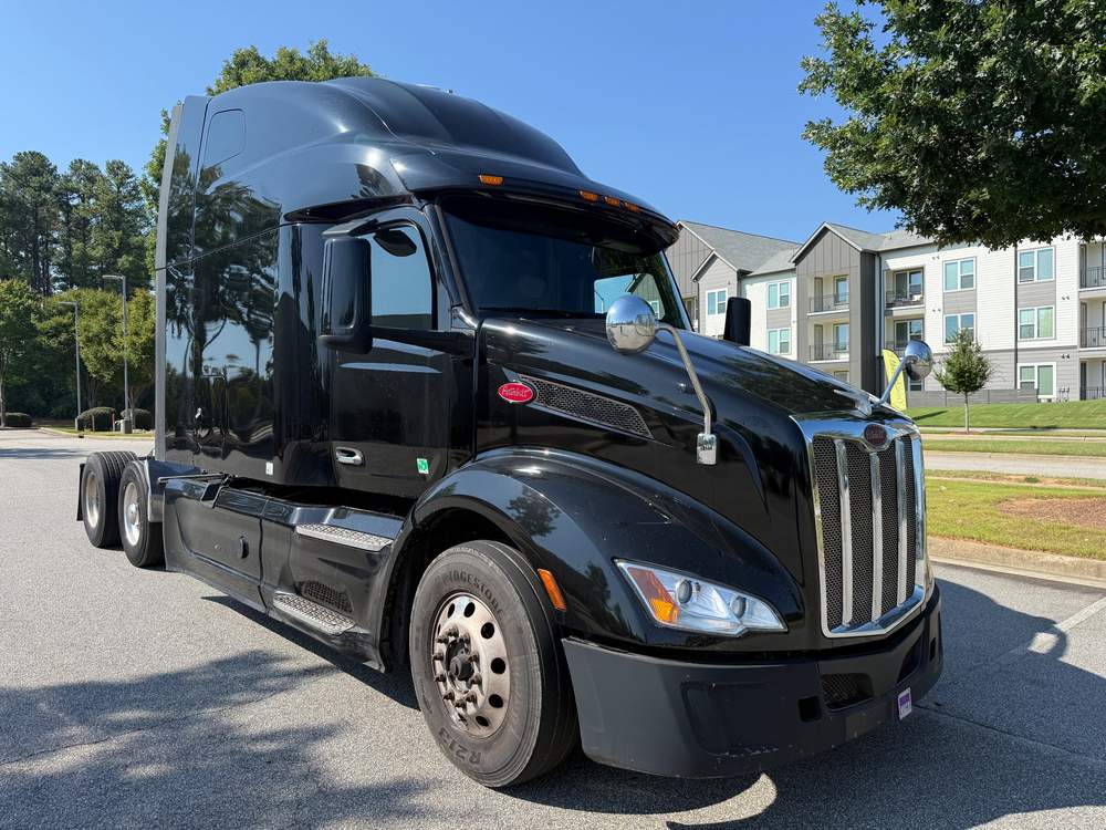 Used 2022 Peterbilt 579
