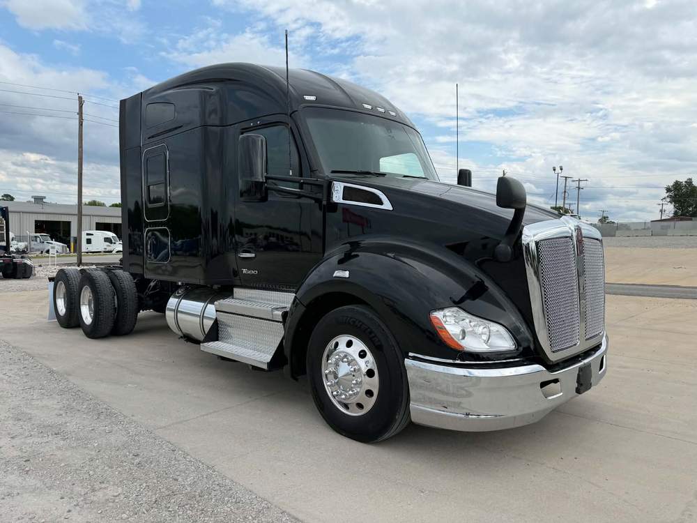 Used 2022 Kenworth T680