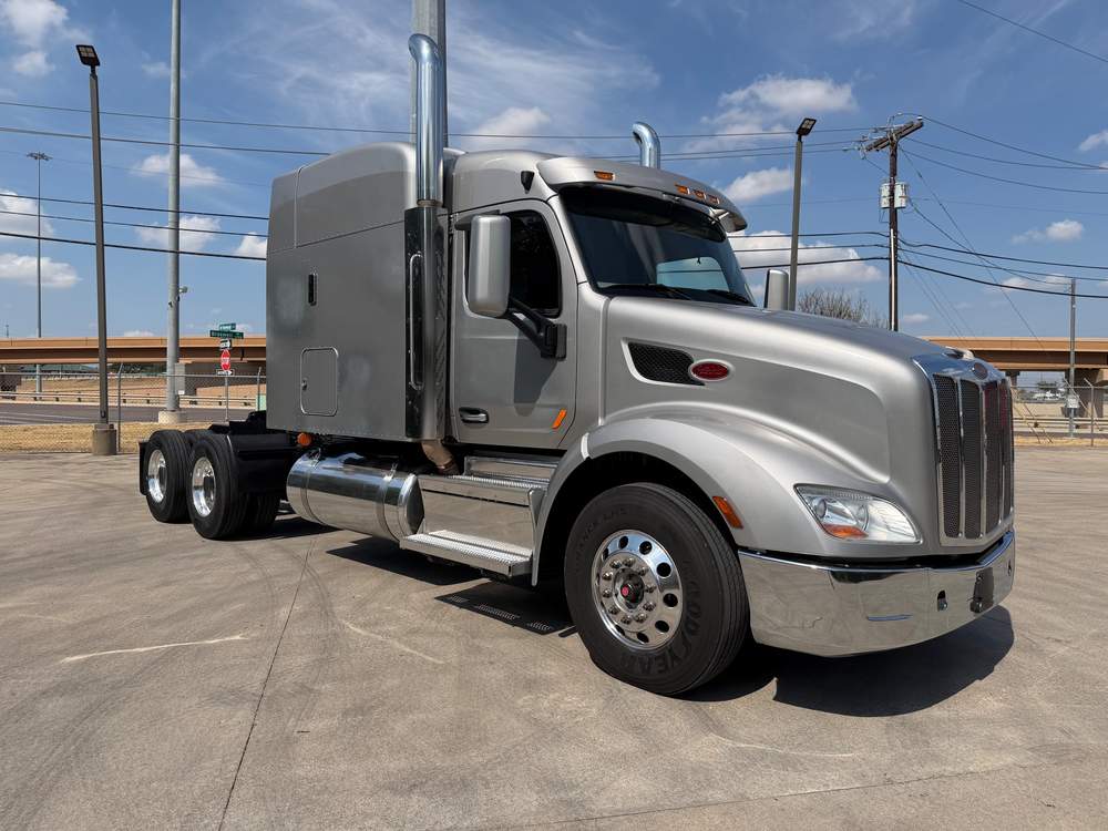Used 2021 Peterbilt 579