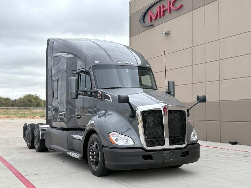 Used 2022 Kenworth T680