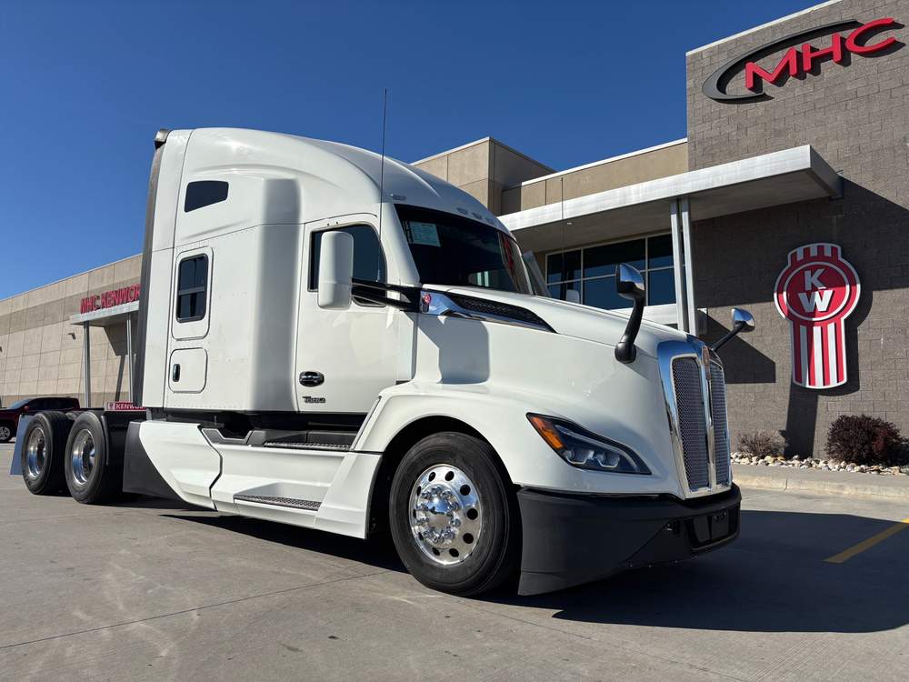 Used 2023 Kenworth T680