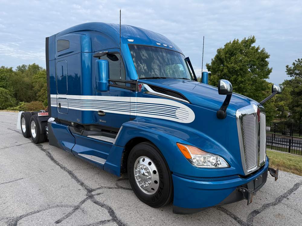 Used 2024 Kenworth T680