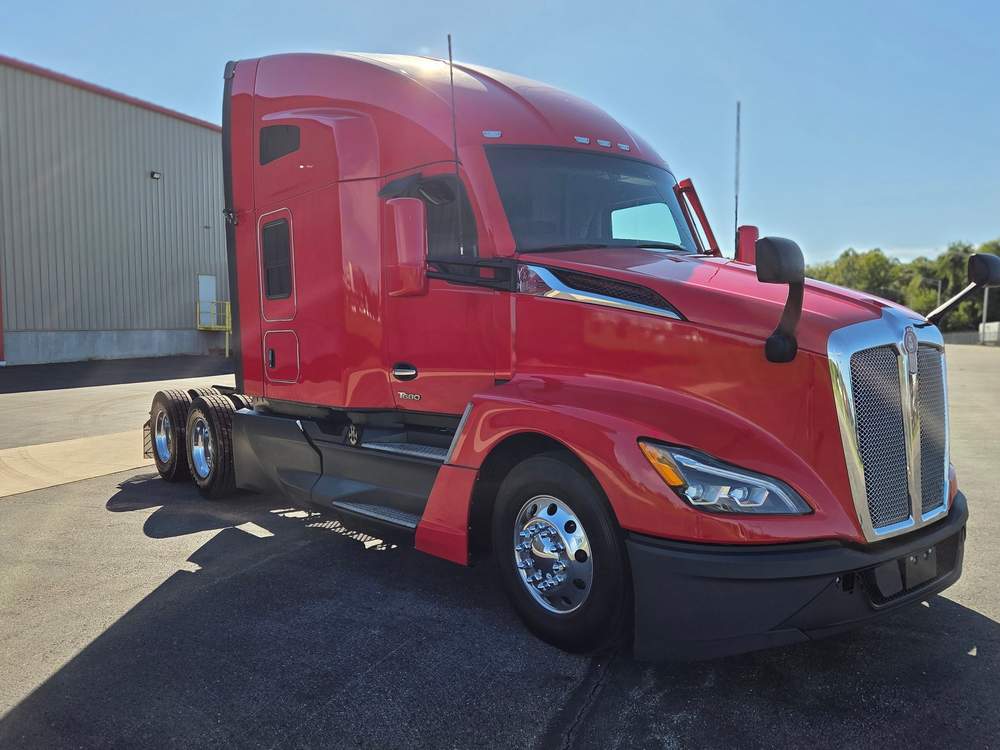 Used 2023 Kenworth T680