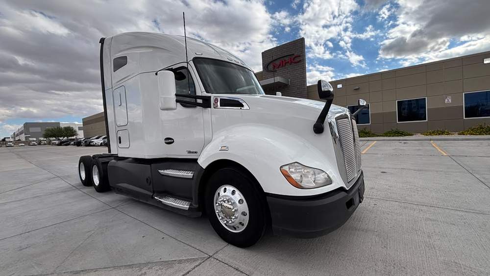 Used 2021 Kenworth T680