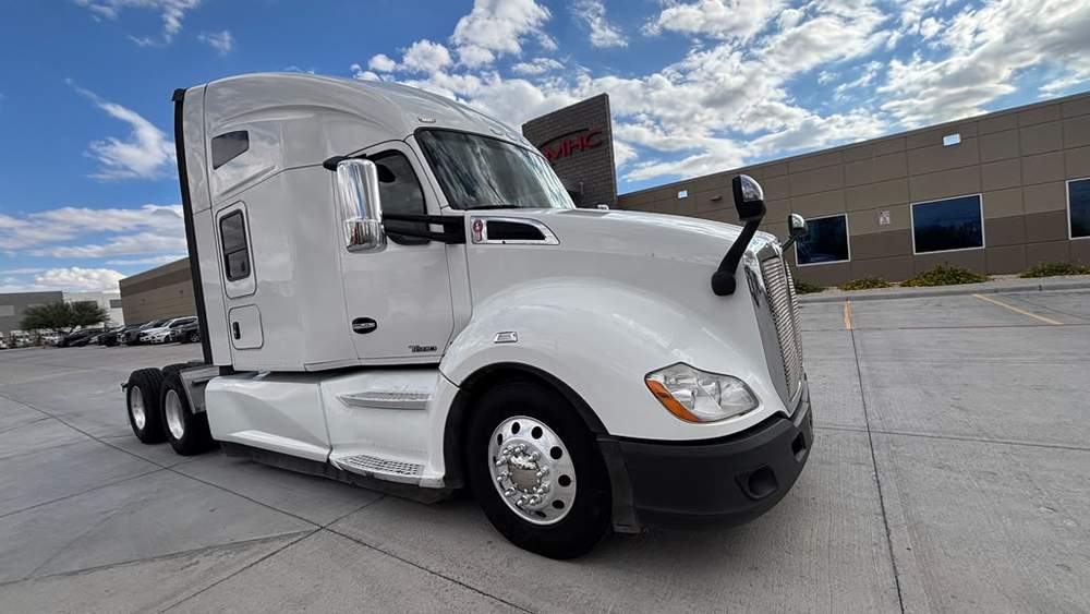 Used 2022 Kenworth T680