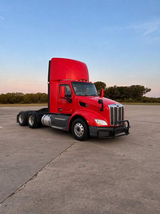 Used 2021 Peterbilt 579