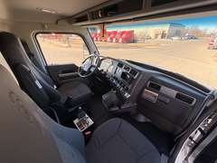 2026 Kenworth T880S photo 2