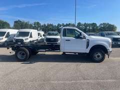 2026 Ford F350 photo 2